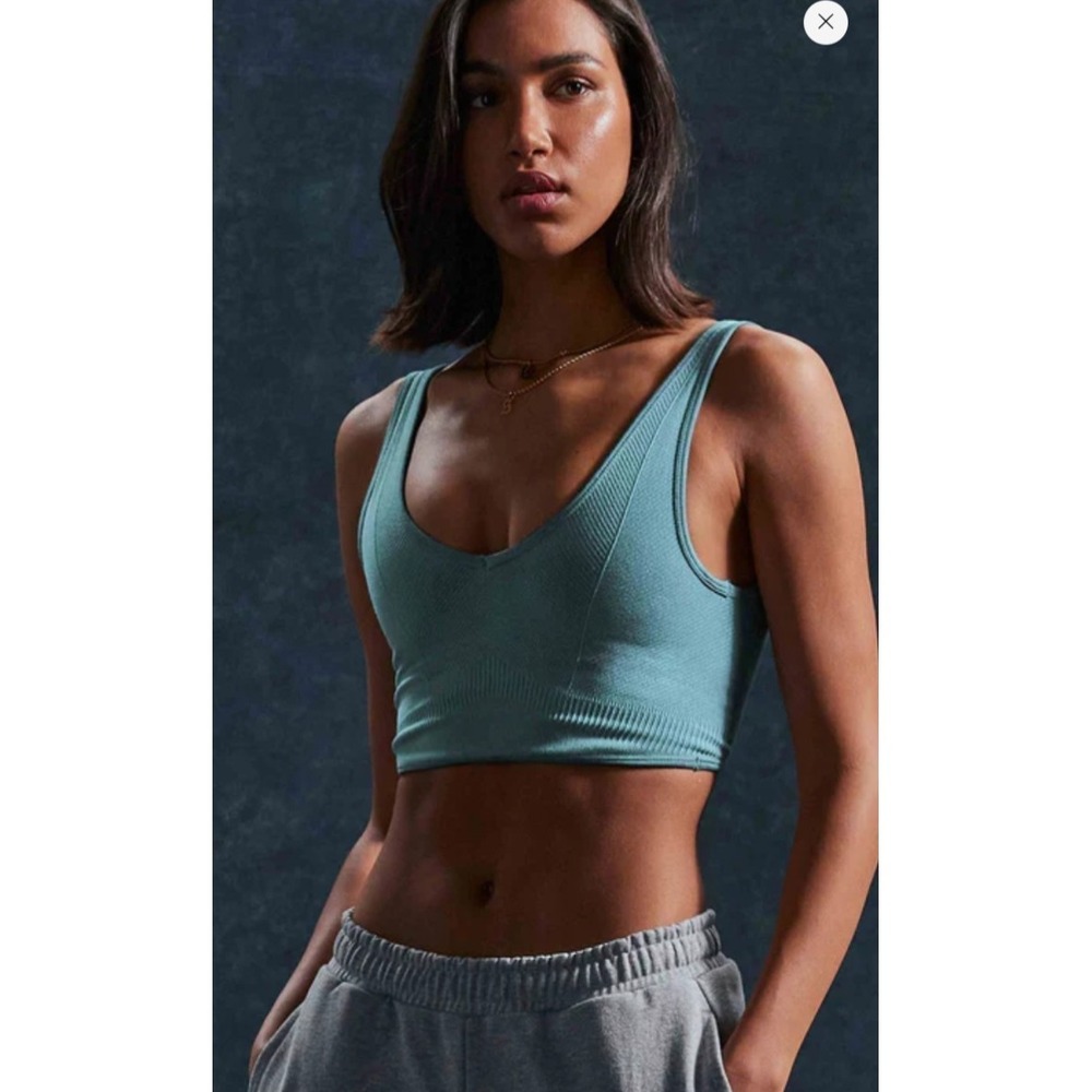 Gymshark Rest Day Seamless Bralette Light Support Deep V Unpadded Medium